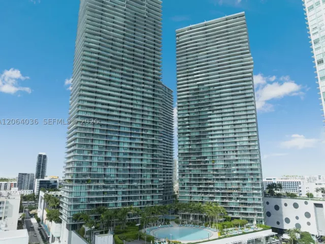 2-bedroom condo for sale in Miami - 650 NE 32nd St 802 - MondialRealty