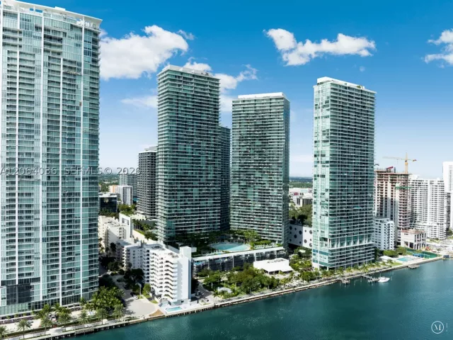 2-bedroom condo for sale in Miami - 650 NE 32nd St 802 - MondialRealty
