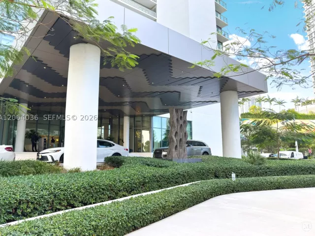 2-bedroom condo for sale in Miami - 650 NE 32nd St 802 - MondialRealty