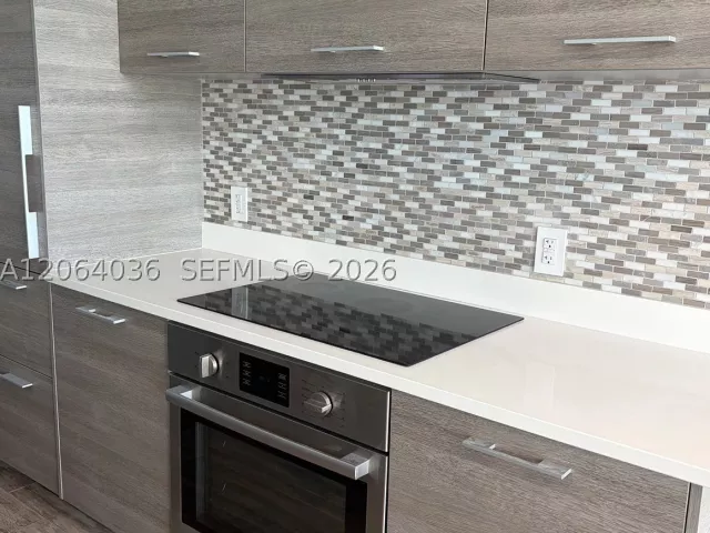 2-bedroom condo for sale in Miami - 650 NE 32nd St 802 - MondialRealty