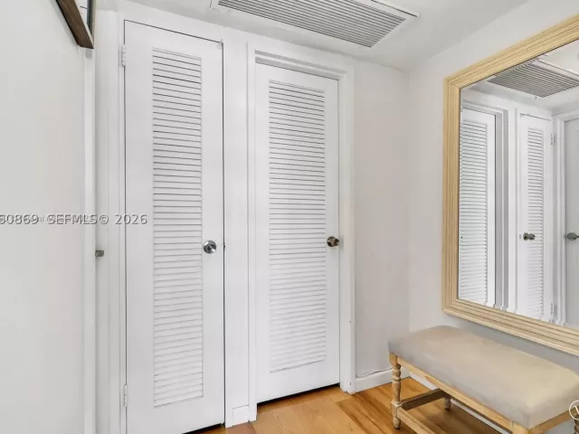 2-bedroom condo for rent in Miami Beach - 5700 Collins Ave 15D - MondialRealty