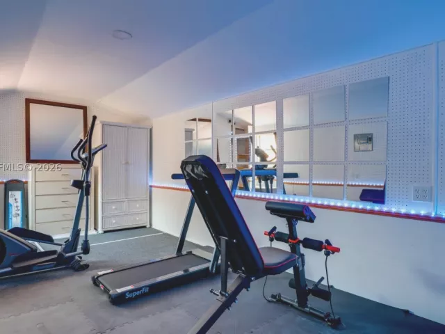 4-bedroom home for rent in Miami - 301 SW 69th Ave 301 - MondialRealty