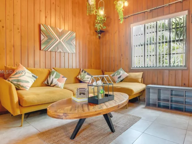 4-bedroom home for rent in Miami - 301 SW 69th Ave 301 - MondialRealty