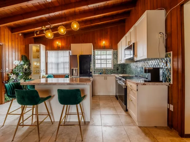 4-bedroom home for rent in Miami - 301 SW 69th Ave 301 - MondialRealty