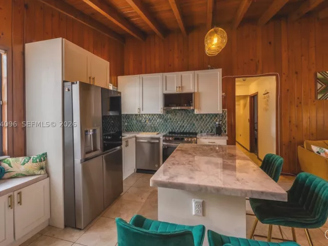 4-bedroom home for rent in Miami - 301 SW 69th Ave 301 - MondialRealty