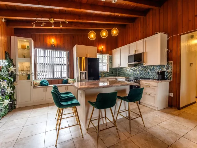 4-bedroom home for rent in Miami - 301 SW 69th Ave 301 - MondialRealty