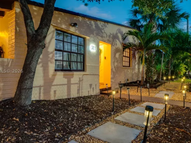 4-bedroom home for rent in Miami - 301 SW 69th Ave 301 - MondialRealty