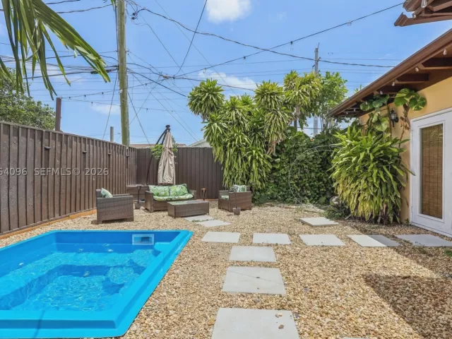 4-bedroom home for rent in Miami - 301 SW 69th Ave 301 - MondialRealty