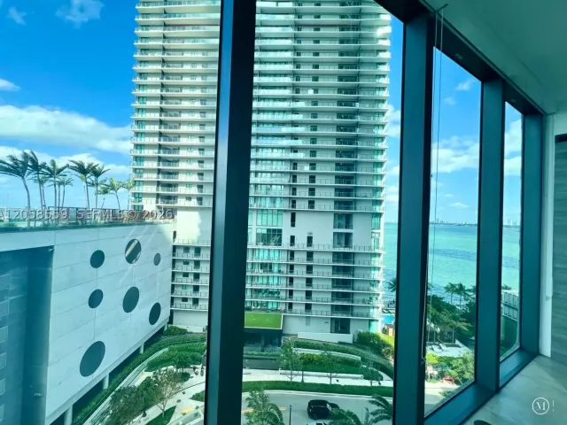 1-bedroom condo for sale in Miami - 650 NE 32nd St 908 - MondialRealty