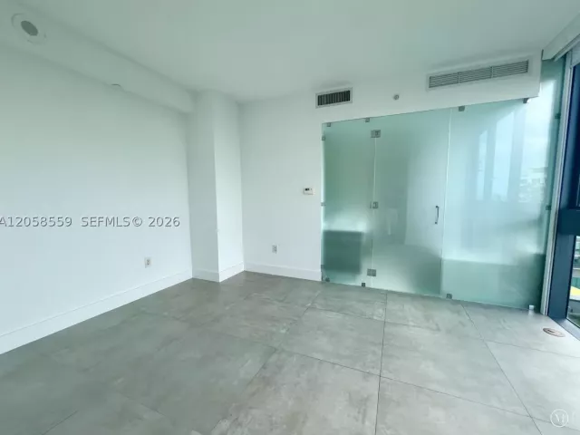 1-bedroom condo for sale in Miami - 650 NE 32nd St 908 - MondialRealty
