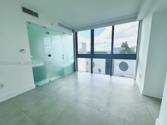 1-bedroom condo for sale in Miami - 650 NE 32nd St 908 - MondialRealty