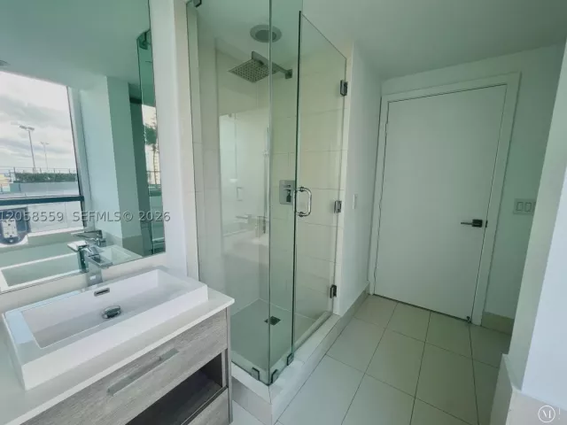 1-bedroom condo for sale in Miami - 650 NE 32nd St 908 - MondialRealty