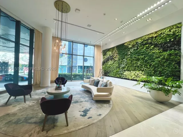1-bedroom condo for sale in Miami - 650 NE 32nd St 908 - MondialRealty