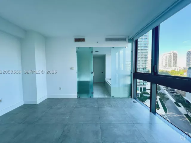 1-bedroom condo for sale in Miami - 650 NE 32nd St 908 - MondialRealty