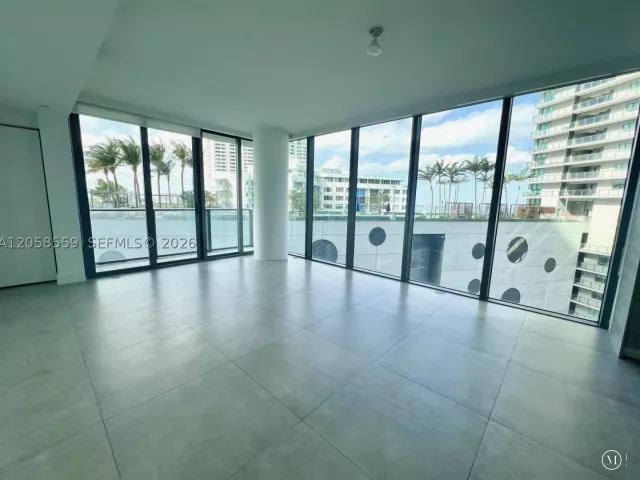 1-bedroom condo for sale in Miami - 650 NE 32nd St 908 - MondialRealty