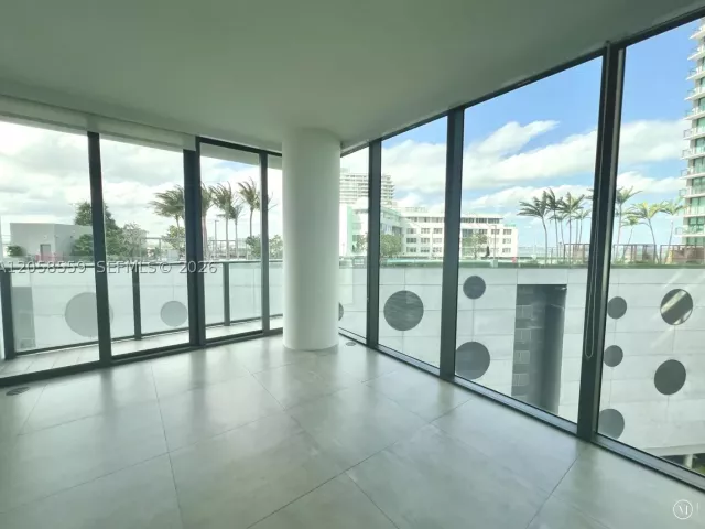 1-bedroom condo for sale in Miami - 650 NE 32nd St 908 - MondialRealty