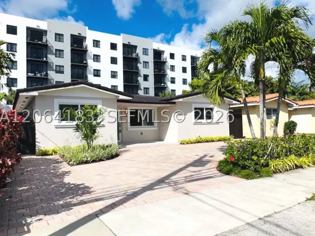 4-bedroom home for rent in Miami - 4120 SW 69 Ave - MondialRealty