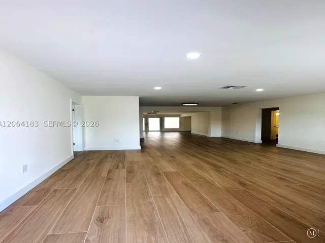 4-bedroom home for rent in Miami - 4120 SW 69 Ave - MondialRealty