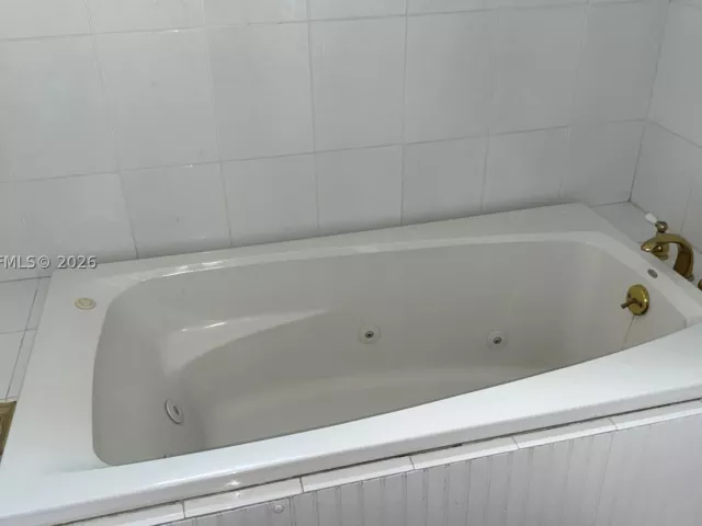 4-bedroom home for sale in Miami - 1542 SW 138th Ct - MondialRealty