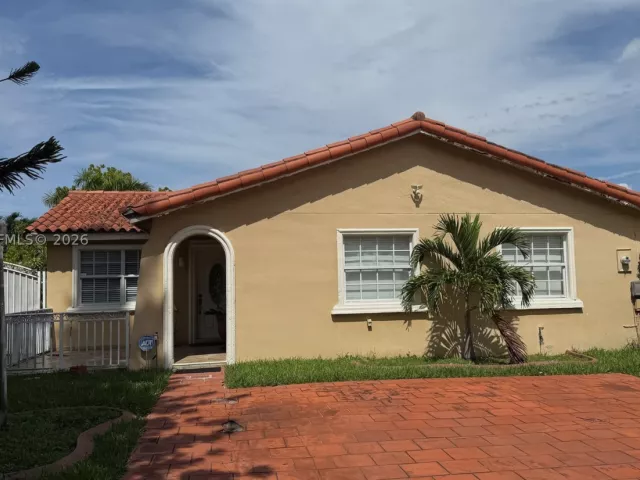 4-bedroom home for sale in Miami - 1542 SW 138th Ct - MondialRealty