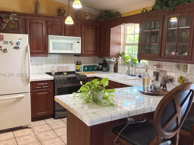 4-bedroom home for sale in Miami - 1542 SW 138th Ct - MondialRealty