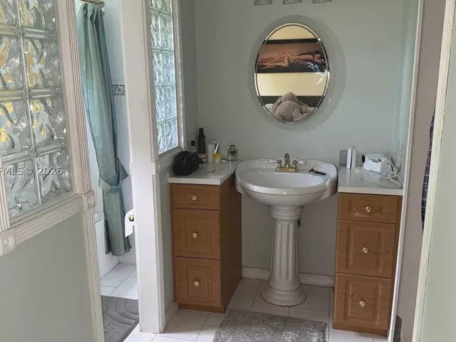 4-bedroom home for sale in Miami - 1542 SW 138th Ct - MondialRealty