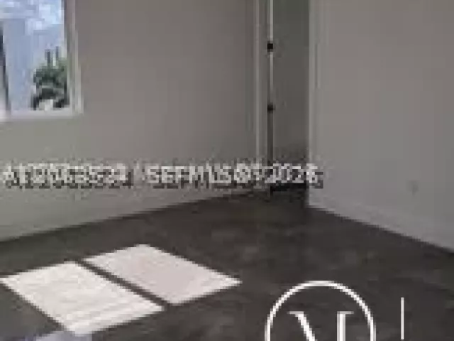 5-bedroom home for rent in Miami - 10125 NW 75 terr - MondialRealty