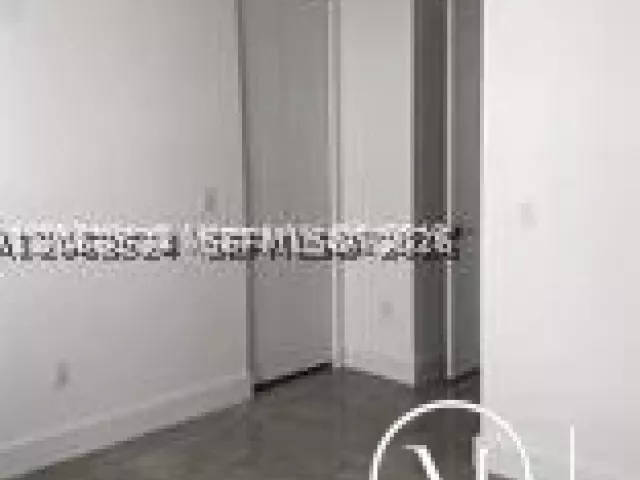 5-bedroom home for rent in Miami - 10125 NW 75 terr - MondialRealty