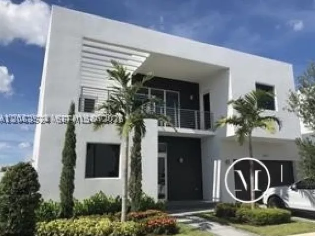 5-bedroom home for rent in Miami - 10125 NW 75 terr - MondialRealty