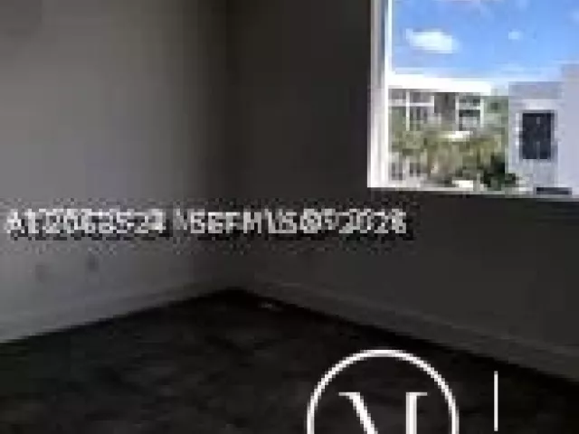 5-bedroom home for rent in Miami - 10125 NW 75 terr - MondialRealty