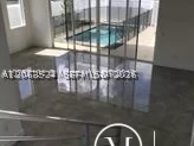 5-bedroom home for rent in Miami - 10125 NW 75 terr - MondialRealty