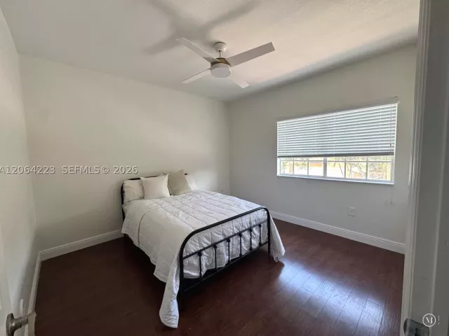 6-bedroom home for sale in Homestead - 3964 NE 15th St - MondialRealty