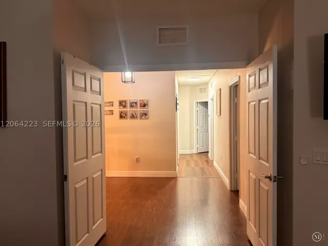 6-bedroom home for sale in Homestead - 3964 NE 15th St - MondialRealty