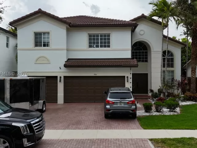 6-bedroom home for sale in Homestead - 3964 NE 15th St - MondialRealty