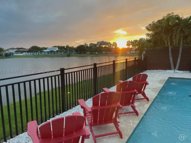 6-bedroom home for sale in Homestead - 3964 NE 15th St - MondialRealty