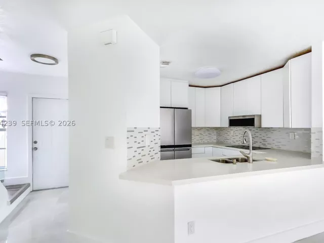 3-bedroom home for sale in Miami - 12909 SW 61st Ter - MondialRealty