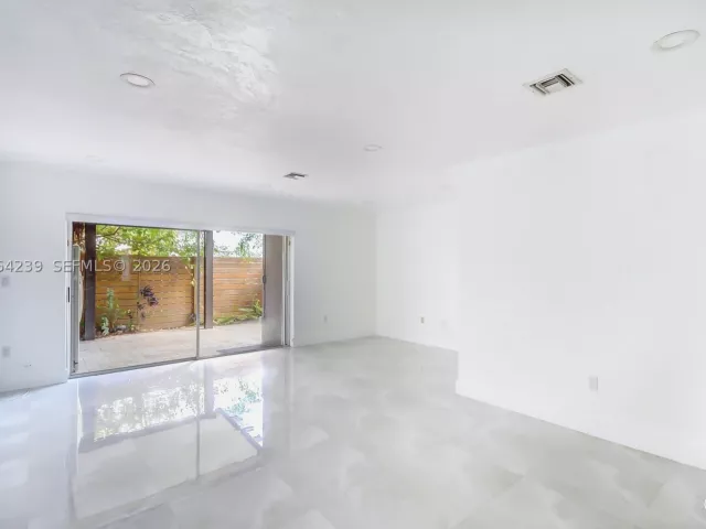 3-bedroom home for sale in Miami - 12909 SW 61st Ter - MondialRealty