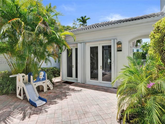 5-bedroom home for rent in Aventura - 3690 NE 199th St 3690 - MondialRealty