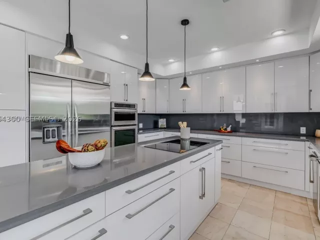 5-bedroom home for rent in Coral Gables - 184 Paloma Drive - MondialRealty