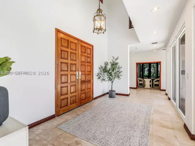 5-bedroom home for rent in Coral Gables - 184 Paloma Drive - MondialRealty