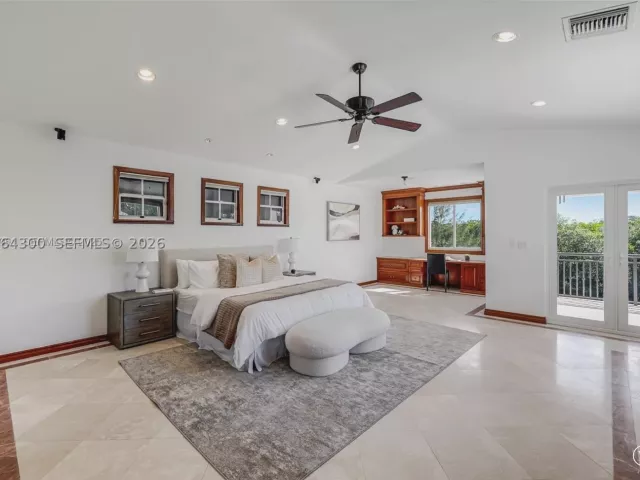 5-bedroom home for rent in Coral Gables - 184 Paloma Drive - MondialRealty