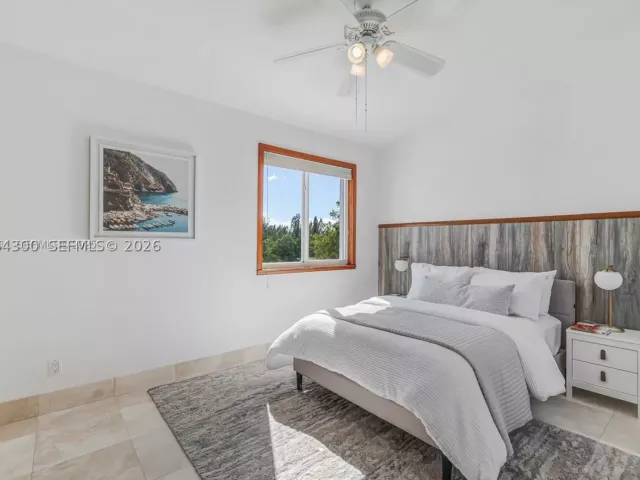 5-bedroom home for rent in Coral Gables - 184 Paloma Drive - MondialRealty