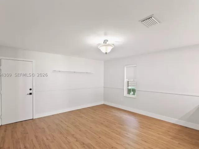 4-bedroom home for rent in Miami - 15026 SW 141st Ct N/A - MondialRealty