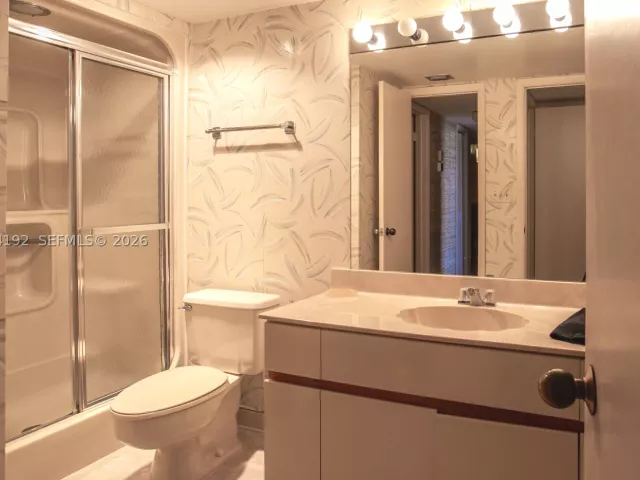 2-bedroom condo for sale in Hallandale Beach - 300 Three Islands Blvd 406 - MondialRealty