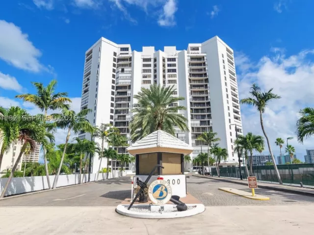 2-bedroom condo for sale in Hallandale Beach - 300 Three Islands Blvd 406 - MondialRealty