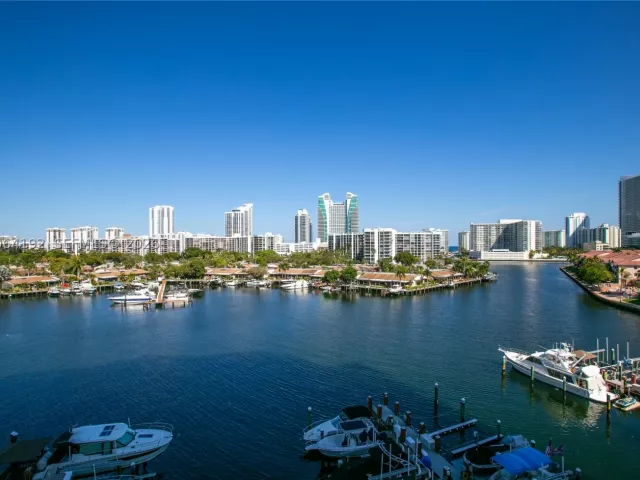 2-bedroom condo for sale in Hallandale Beach - 300 Three Islands Blvd 406 - MondialRealty