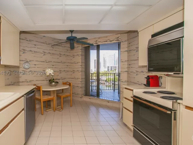 2-bedroom condo for sale in Hallandale Beach - 300 Three Islands Blvd 406 - MondialRealty