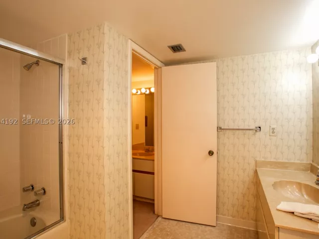 2-bedroom condo for sale in Hallandale Beach - 300 Three Islands Blvd 406 - MondialRealty