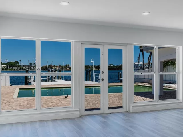 5-bedroom home for rent in Miami Beach - 1451 Stillwater Dr - MondialRealty