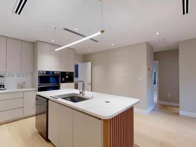 4-bedroom home for sale in Miami - 1277 SW 19th St - MondialRealty